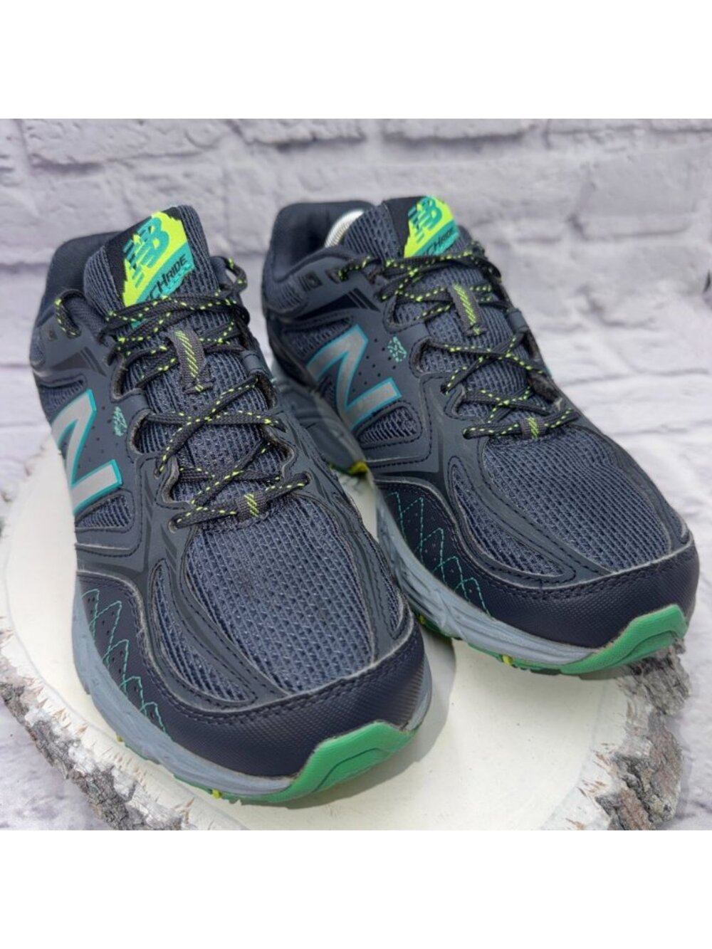 New Balance 510v3 Women Sz 7.5 D Trail Running Hiking Shoes Gray Yellow TechRide - Picture 2 of 10